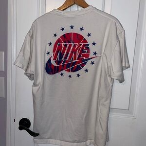 Nike Exploration Series T‑Shirt – White – Size Medium – CV1083‑100